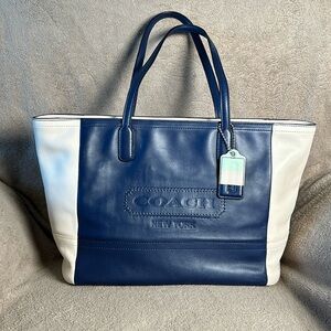 COACH HAMPTONS WEEKEND COLORBLOCK LEATHER ZIP TOP TOTE
